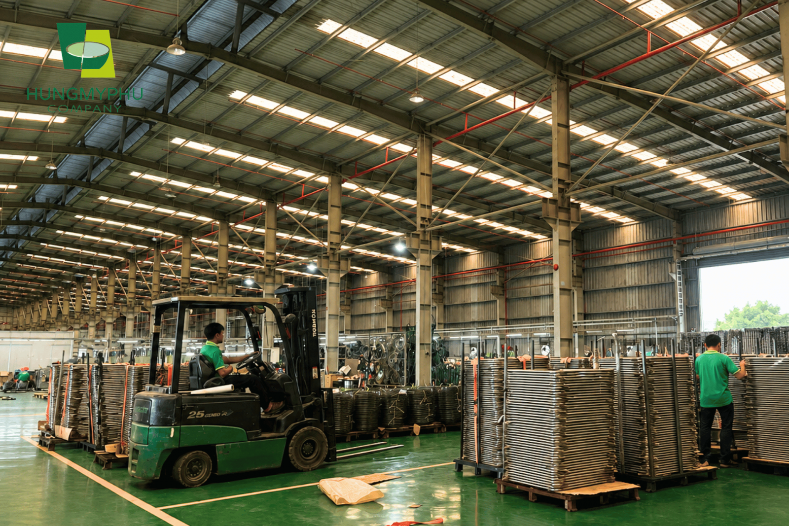 gia công chân sắt của quạt công nghiệp